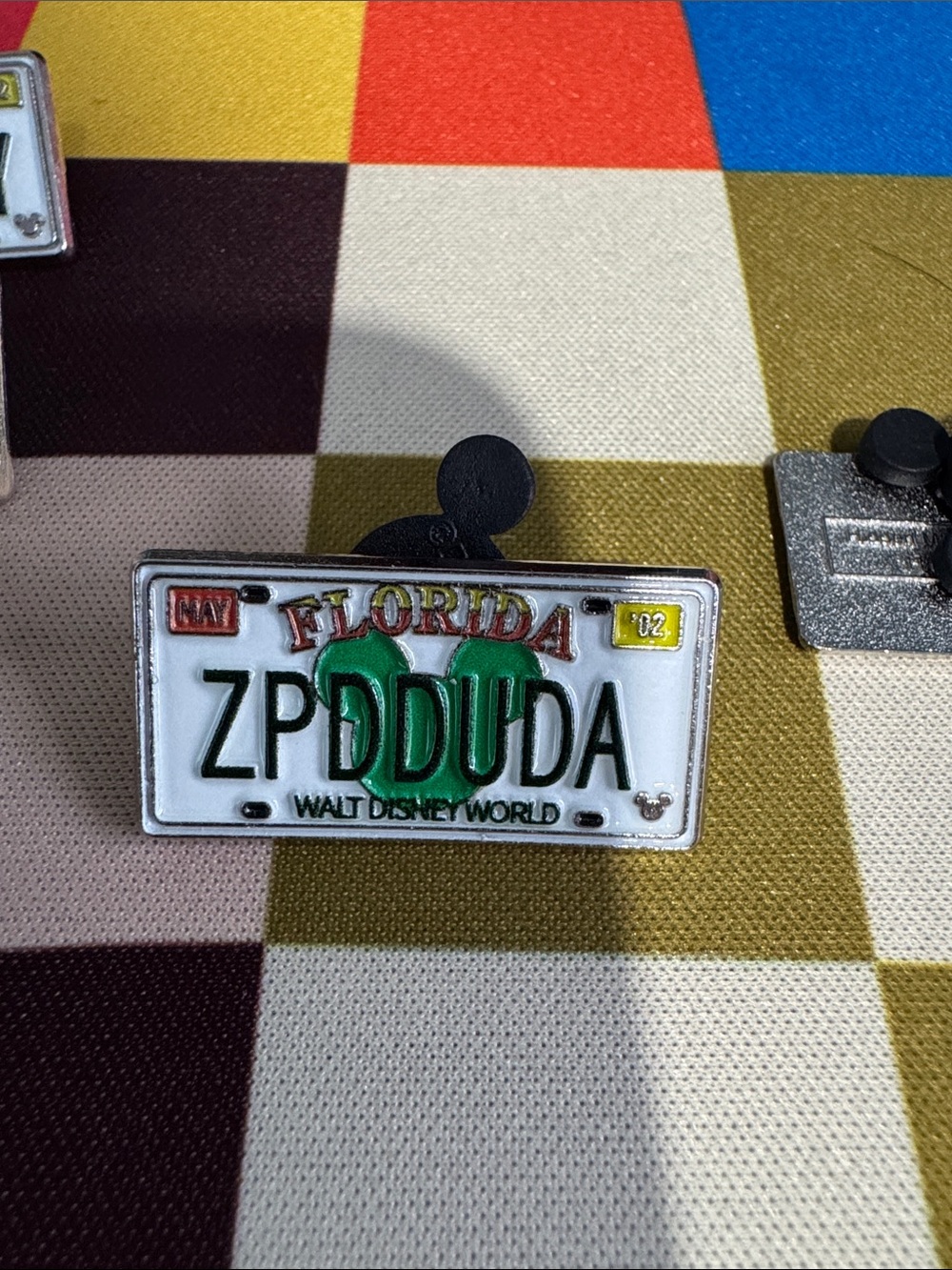 Disney Enamel License Plate Pin Set - lot of 8 - Picture 7 of 10